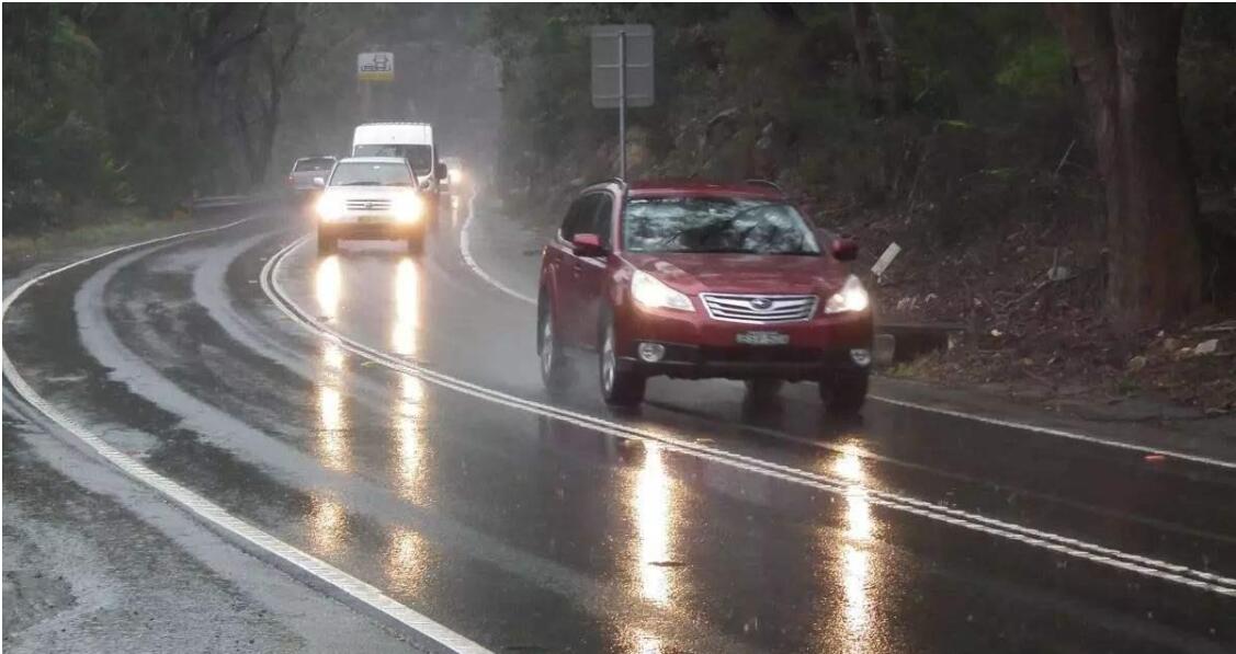 雨天開車太危險，交通安全科普館教您如何應對